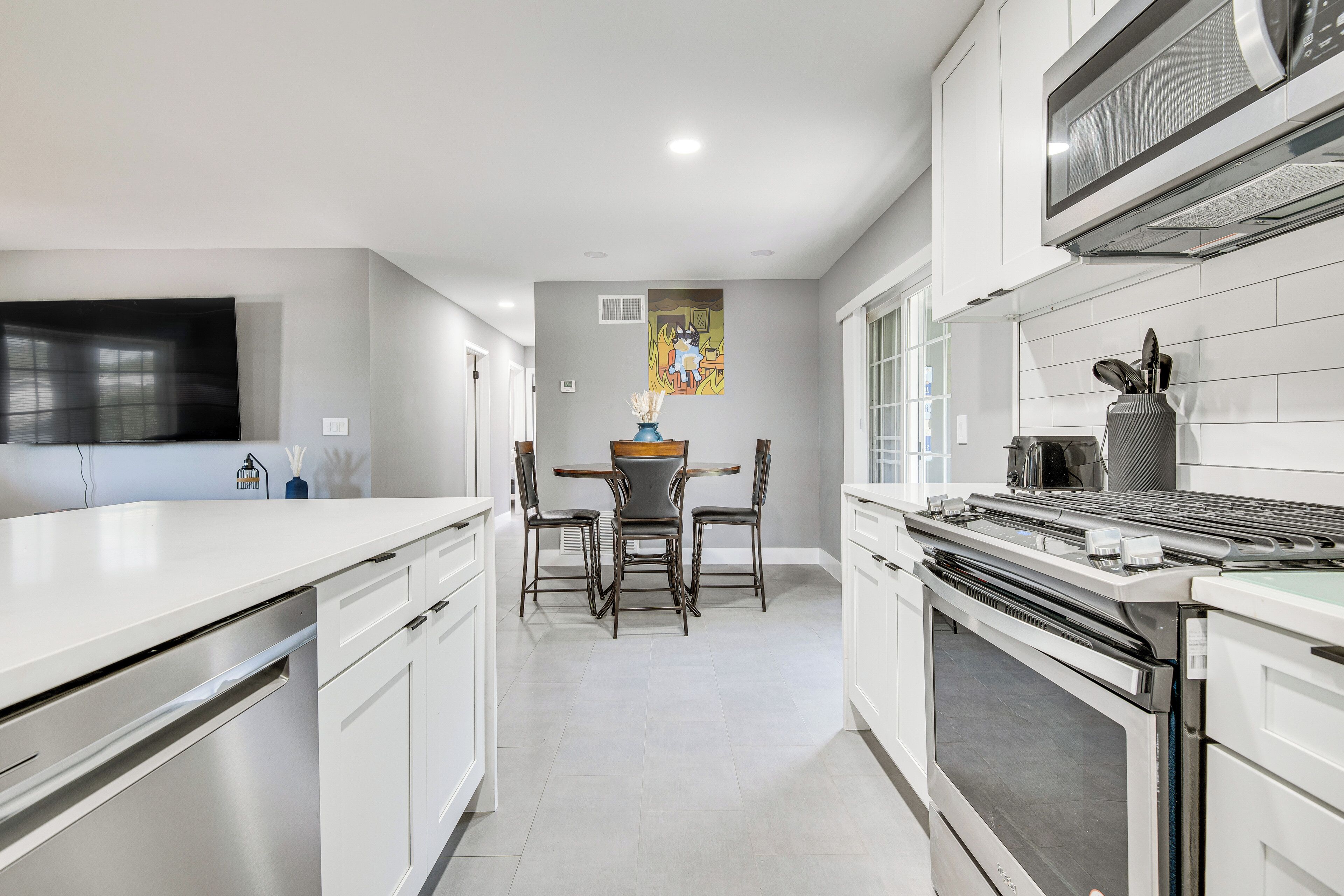 House (4 Bedrooms) | Interior