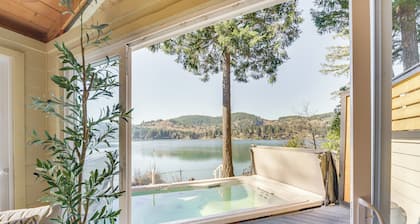 Waterfront Washington Getaway w/ Hot Tub & Deck!
