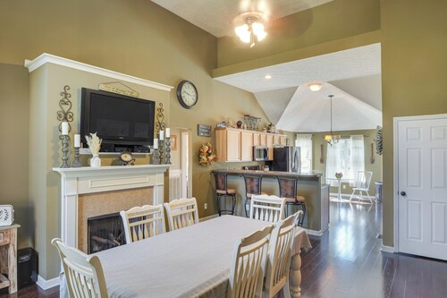 Spacious Lebanon Home w/ Pool: 6 Mi to Downtown!