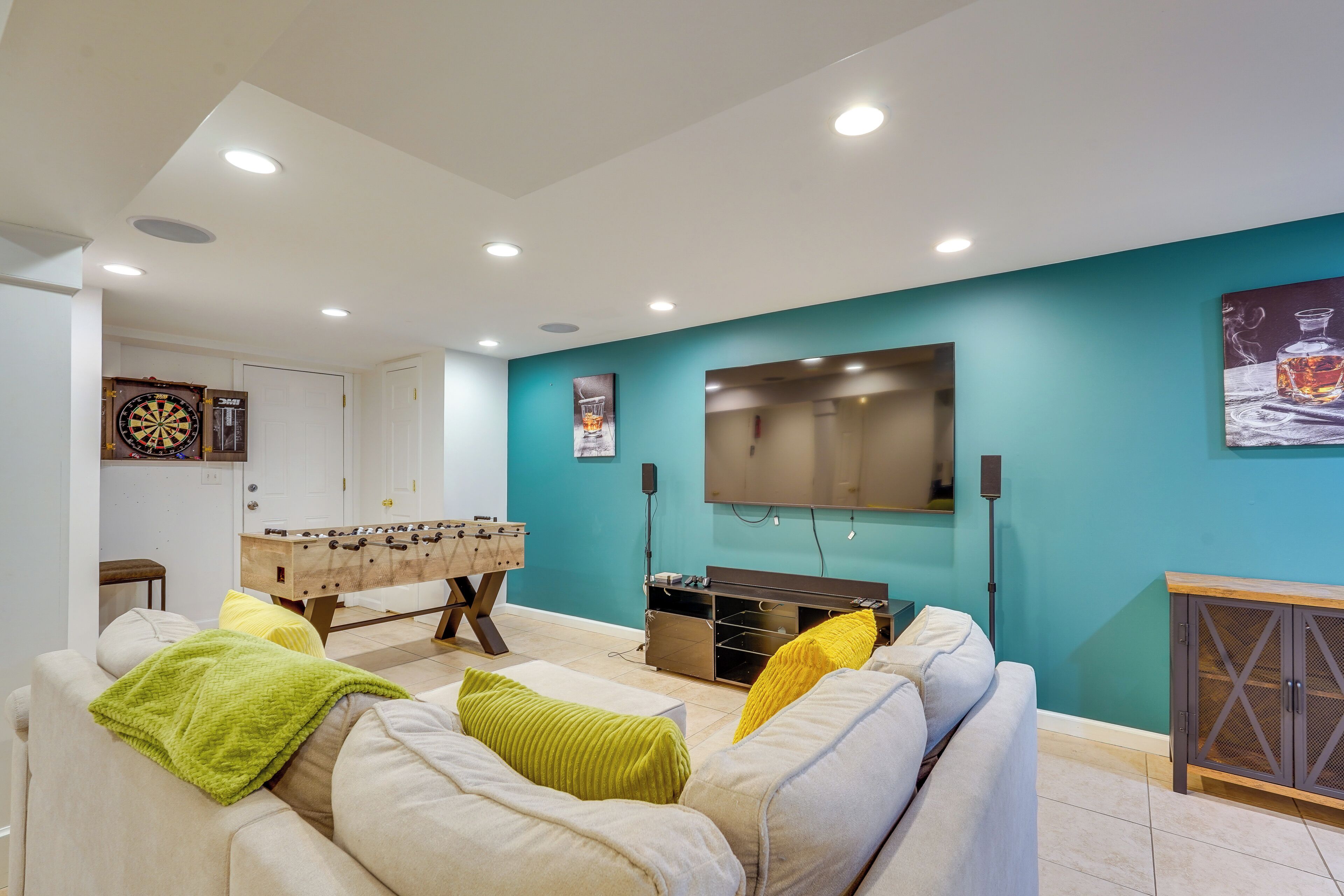 House (5 Bedrooms) | Interior