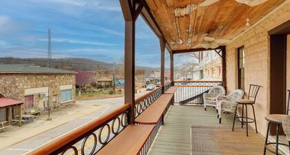Historic Hardy Home w/ Game Room on Main Street
