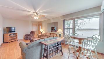 House (3 Bedrooms) | Front of property