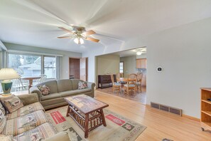 House (3 Bedrooms) | Interior