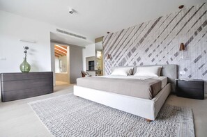 4 quartos, ferros/tábuas de passar roupa, Wi-Fi, roupa de cama
