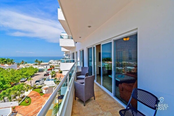 Property grounds - Oceanview Balcony, BBQ Lounge, Near Malecón (La Paz)