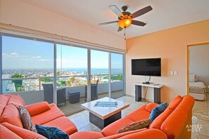 Smart TV, offices - Oceanview Balcony, BBQ Lounge, Near Malecón (La Paz)