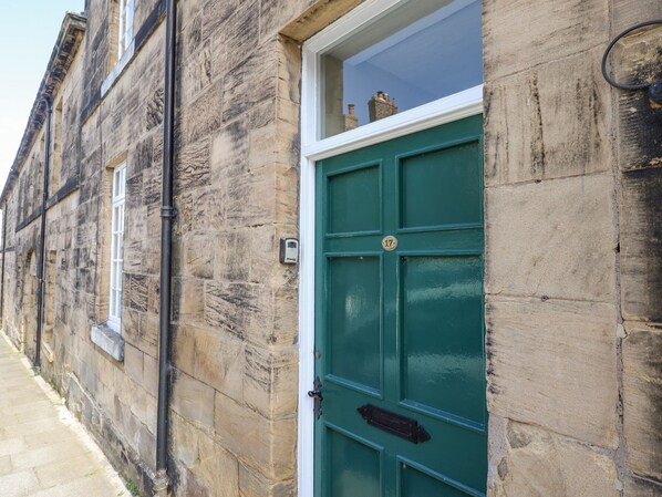 Exterior detail - Victoria House (Alnwick)