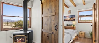 Joshua Tree | Hot Tub | Stargazing | Firepit