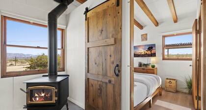 Joshua Tree | Hot Tub | Stargazing | Firepit