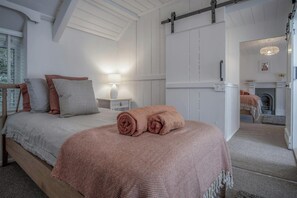 2 slaapkamers, reisbedje, gratis wifi, beddengoed