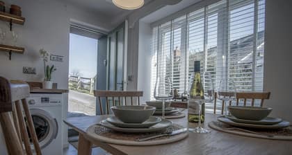 Mount Gernos, St Dogmaels