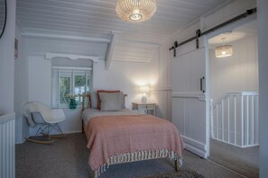 2 dormitorios, cuna de viaje, wifi gratis y ropa de cama