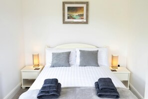 7 bedrooms, iron/ironing board, free WiFi, bed sheets - Bryniago, Clynderwen (Login)