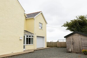 Exterior - Bryniago, Clynderwen (Login)