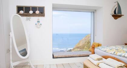 Brigydon, Tresaith - Two Bedroom Cottage, Sleeps 5