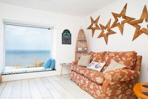 Smart TV, fireplace, books - Brigydon, Tresaith - Two Bedroom Cottage, Sleeps 5 (Tresaith)
