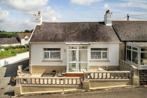 Exterior detail - 2 Rock Cottage, Llansteffan (Llansteffan)