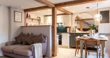 The Gamekeeper`s Cottage - Stunning 2 Bed