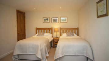 4 bedrooms, free WiFi, bed sheets