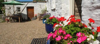 Bayvil, Newport - Four Bedroom Cottage, Sleeps 8