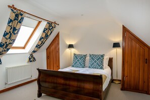 2 bedrooms, desk, iron/ironing board, free WiFi