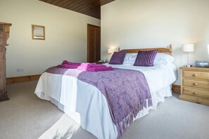 4 bedrooms, free WiFi, bed sheets - Brynonnen, New Quay - Four Bedroom Cottage, Sleeps 8 (Nanternis)