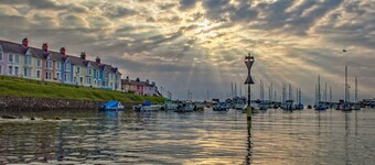 Brynonnen, New Quay - Four Bedroom Cottage, Sleeps 8