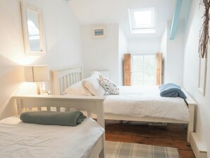 2 Schlafzimmer, Reisekinderbett, kostenloses WLAN, Bettwäsche