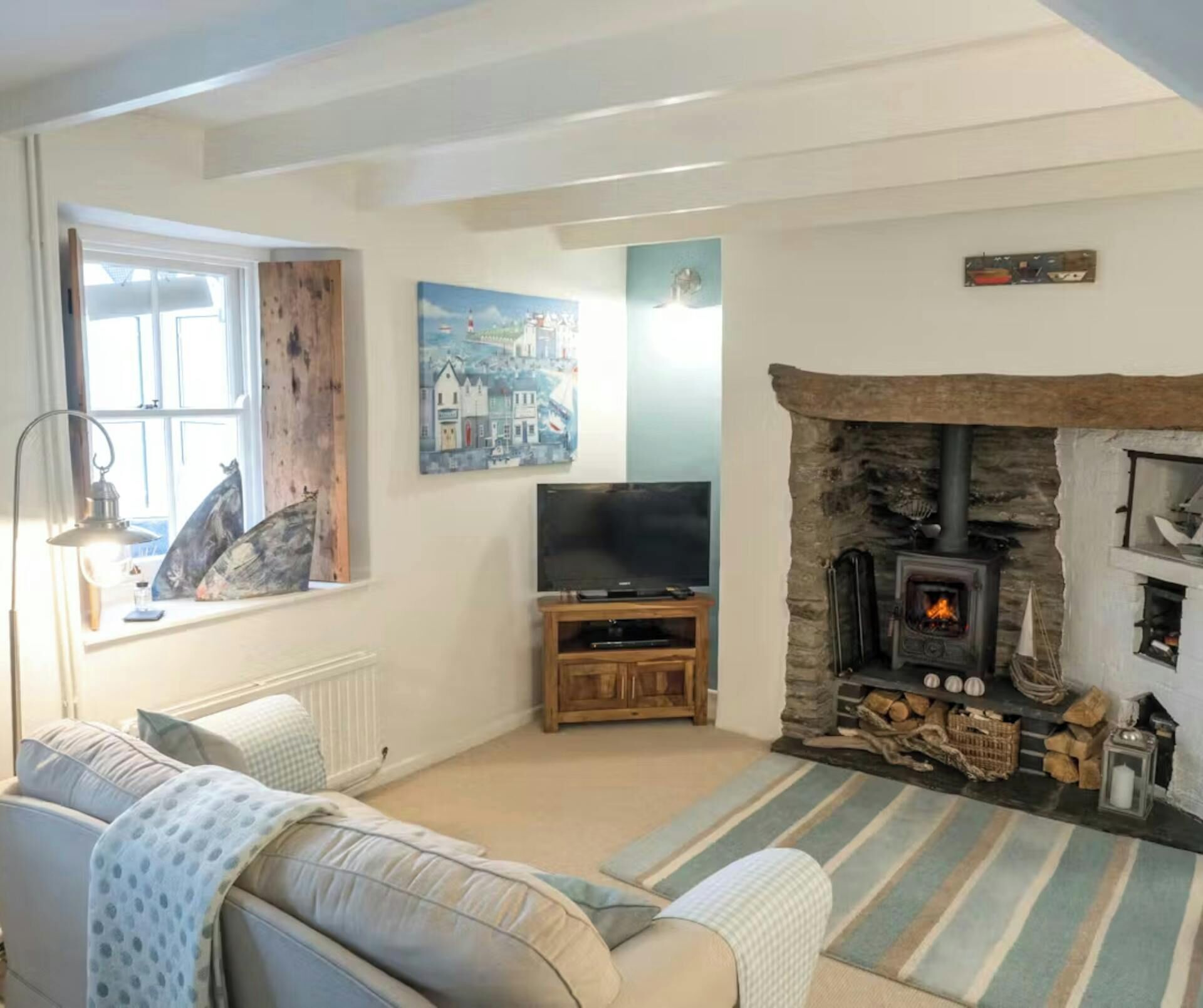 TV, fireplace, DVD player