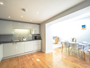 Dining - Brodawel, New Quay - Three Bedroom Cottage, Sleeps 6 (New Quay)