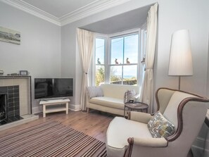 Smart TV, DVD player, books - Brodawel, New Quay - Three Bedroom Cottage, Sleeps 6 (New Quay)