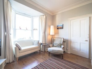 Smart TV, reproductor de DVD y libros