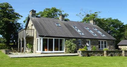 Bryn Isaf, Tregaron - Two Bedroom Cottage, Sleeps 5