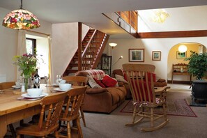 Dining - Fedwen Uchaf, Tresaith (Tresaith)