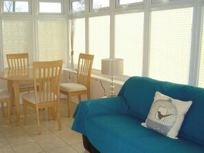 TV, DVD player - Caerhafod, Llangrannog (Llwyndafydd)