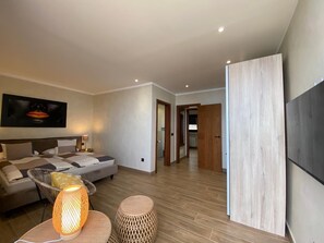 3 bedrooms, desk, iron/ironing board, travel crib - Villa Max (Santa Úrsula)