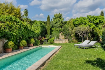 Superbe cottage à louer au coeur du village à Lourmarin