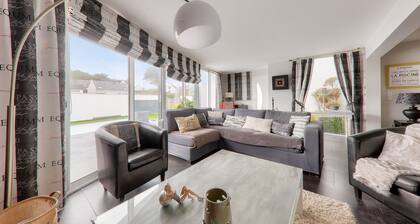 Casa para 8- Piscina- 550m de la playa