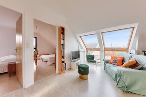 5 bedrooms, free WiFi - House with swimming pool for ten people (Saint-Armel)