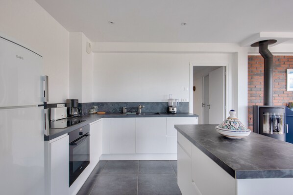 Fridge, microwave, oven, dishwasher