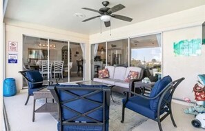 Outdoor dining - Pickleball Paradise (Cape Coral)