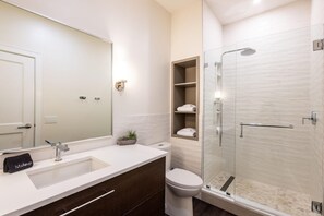 Unclassified image, 2 of 21, button