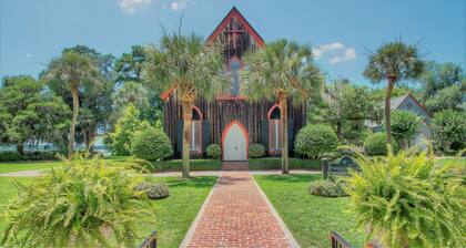 May River Breeze! 3-story townhouse in Old Town's Promenade