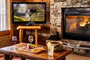 Interior - Up The Creek Smoky Mountains
(Sevierville)