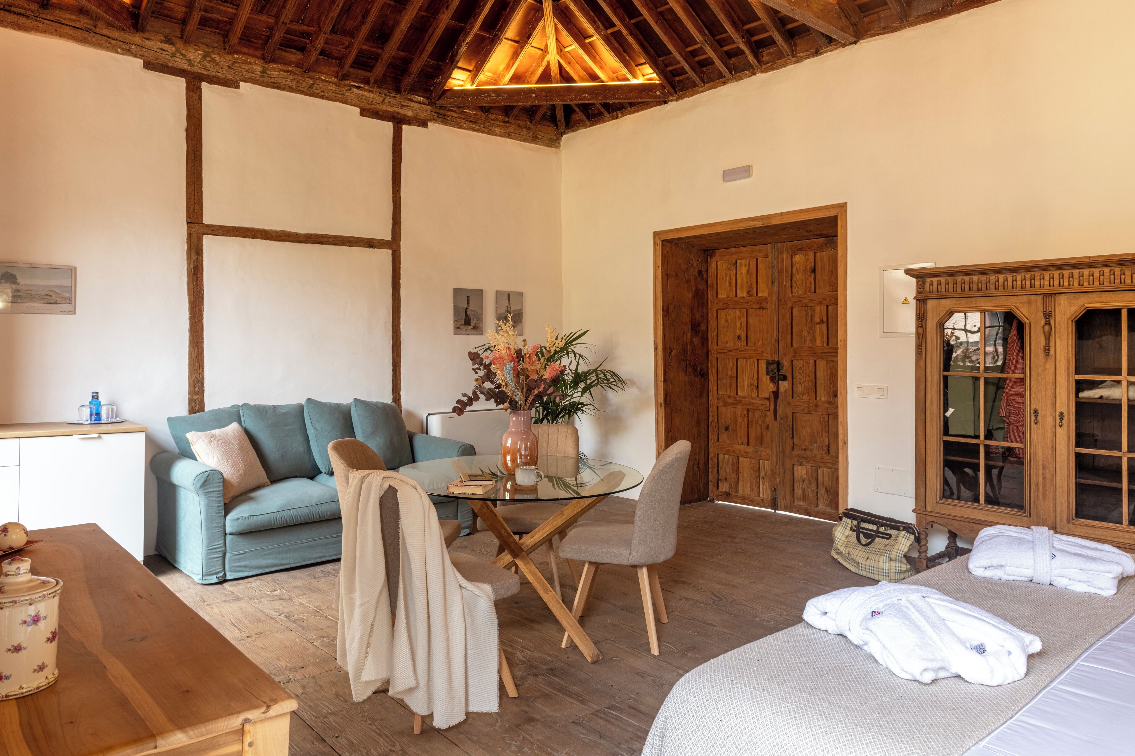 蜜月雙人房, 城市景觀 | 起居區 | 電視