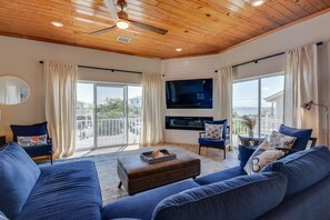 Smart-TV, Kamin, Stereoanlage