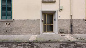 Mặt tiền nơi lưu trú