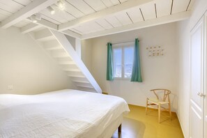 4 Schlafzimmer, Schreibtisch, Bügeleisen/Bügelbrett, Reisekinderbett