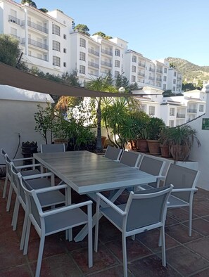 Outdoor dining - Village house in Benahavis close to all amenities (Benahavís)