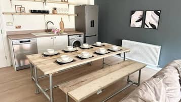 House | In-room dining